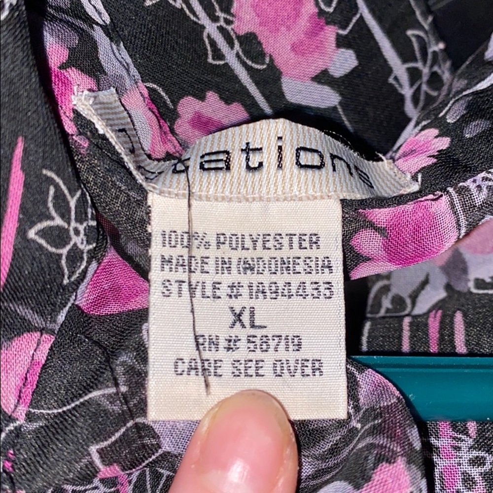 Flower Blouse - Picture 3 of 4